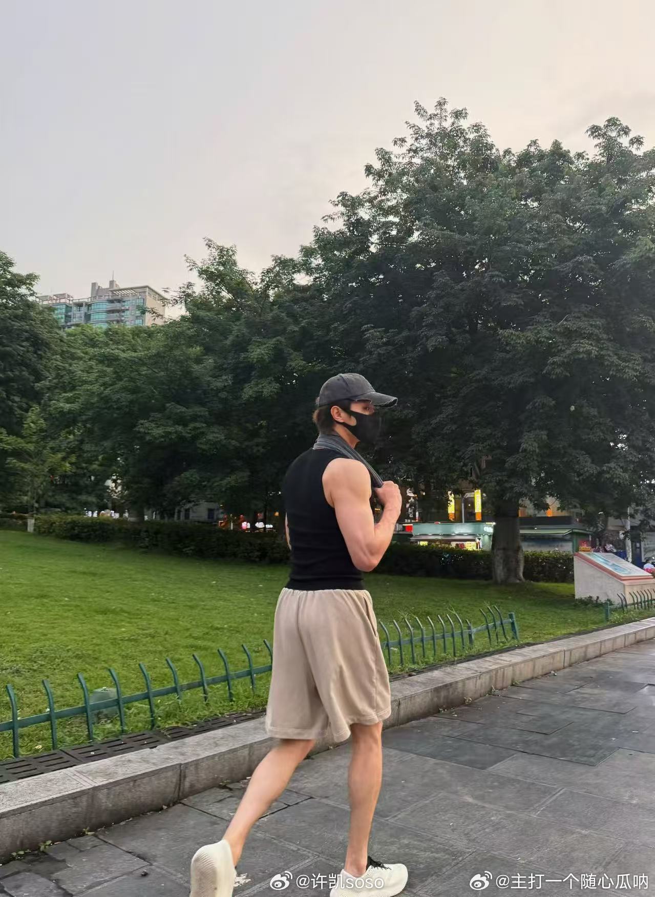 许凯健身营业很好，健身不秀等于白练！ 