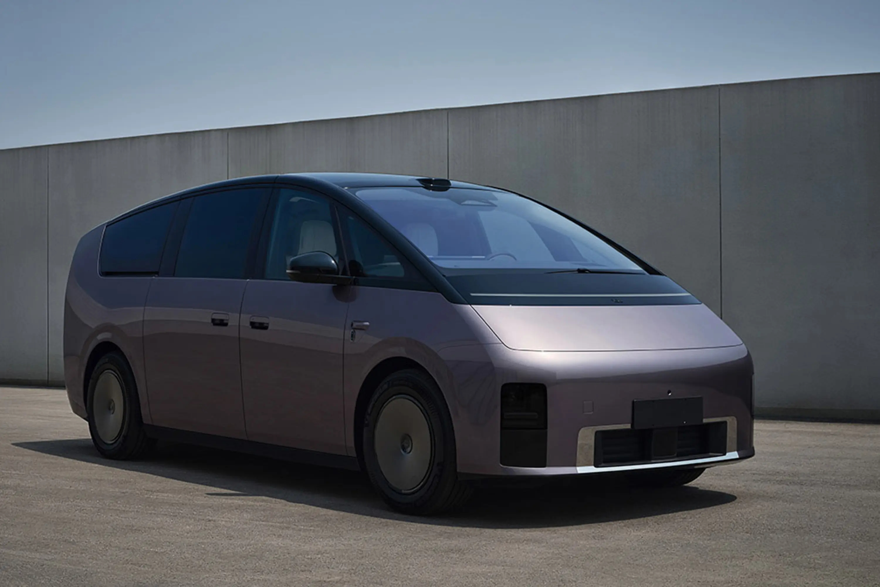 新一代MEGA定档9月2号晚正式发布🚗主打家用的科技旗舰MPV，这波升级还挺有