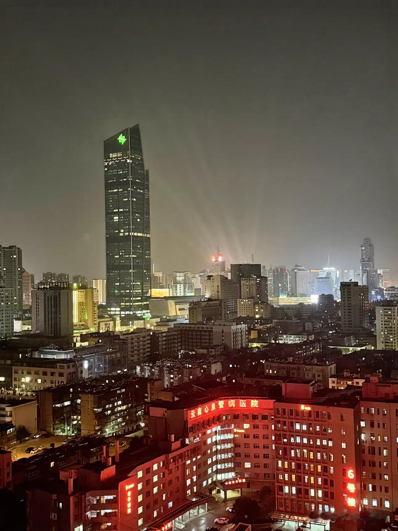 晒图笔记大赛城市的夜晚。