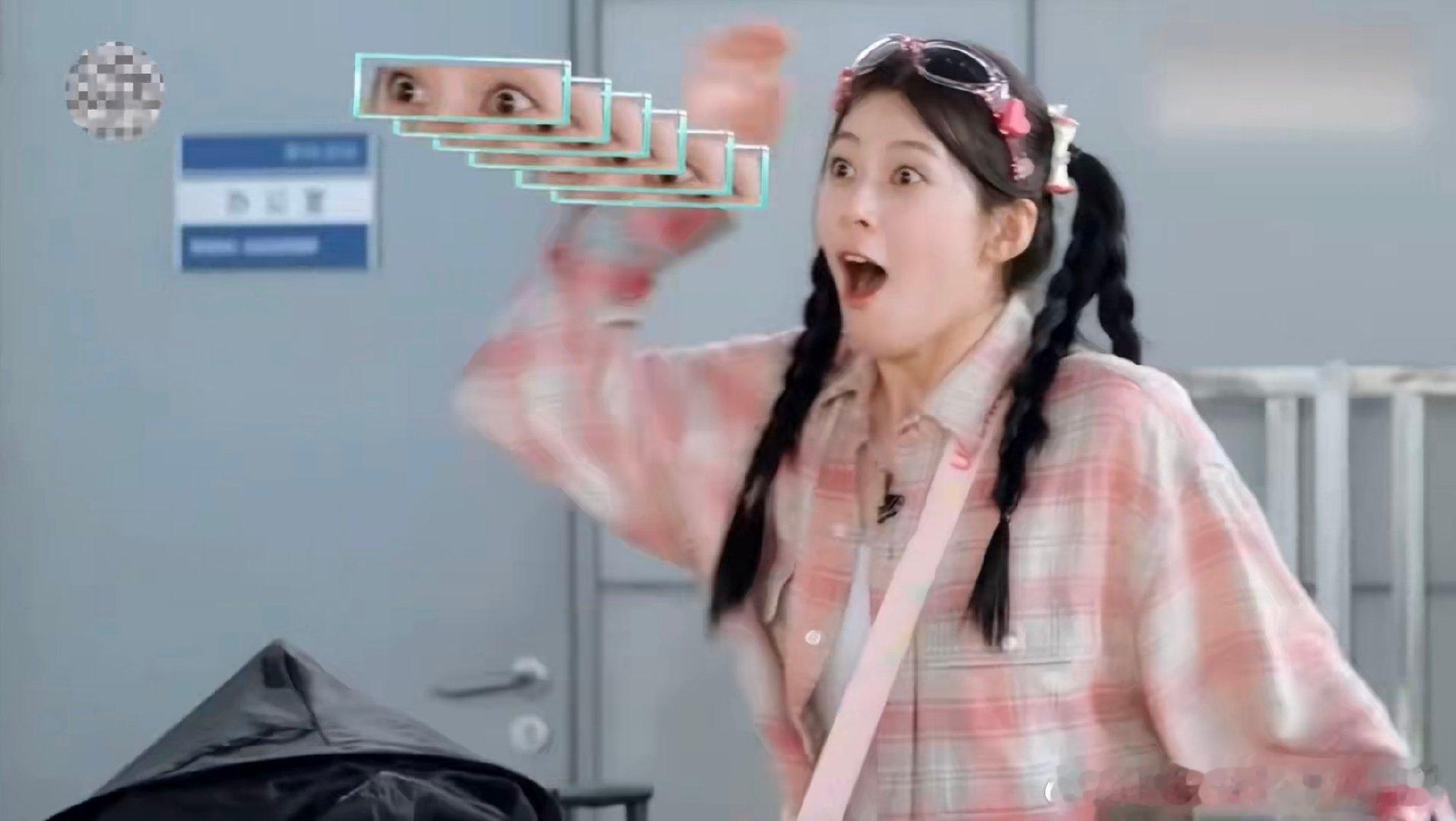 李佳琦满足了赵昭仪的想象 翻译三件套一掏出来，不光妹宝惊了，我隔着屏幕都忍不住哇