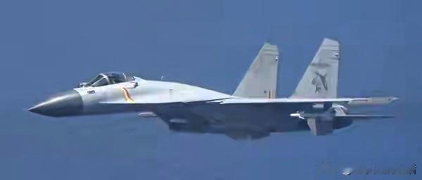 果然还是日本自卫队恶人先告状！
关于中国歼-15用雷达照射日本战机的回应来了！真