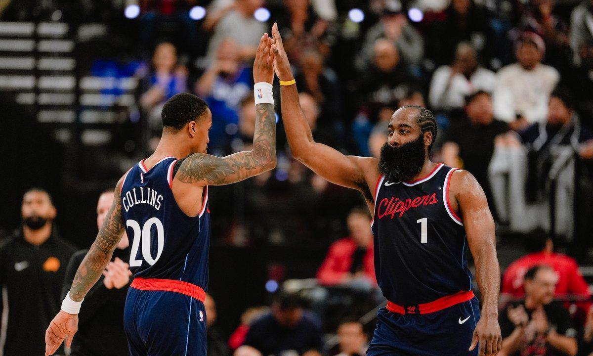 哈登和伦纳德扛着全队打，其他人站着看球。
替补场均28分，联盟倒数，三分投不进，