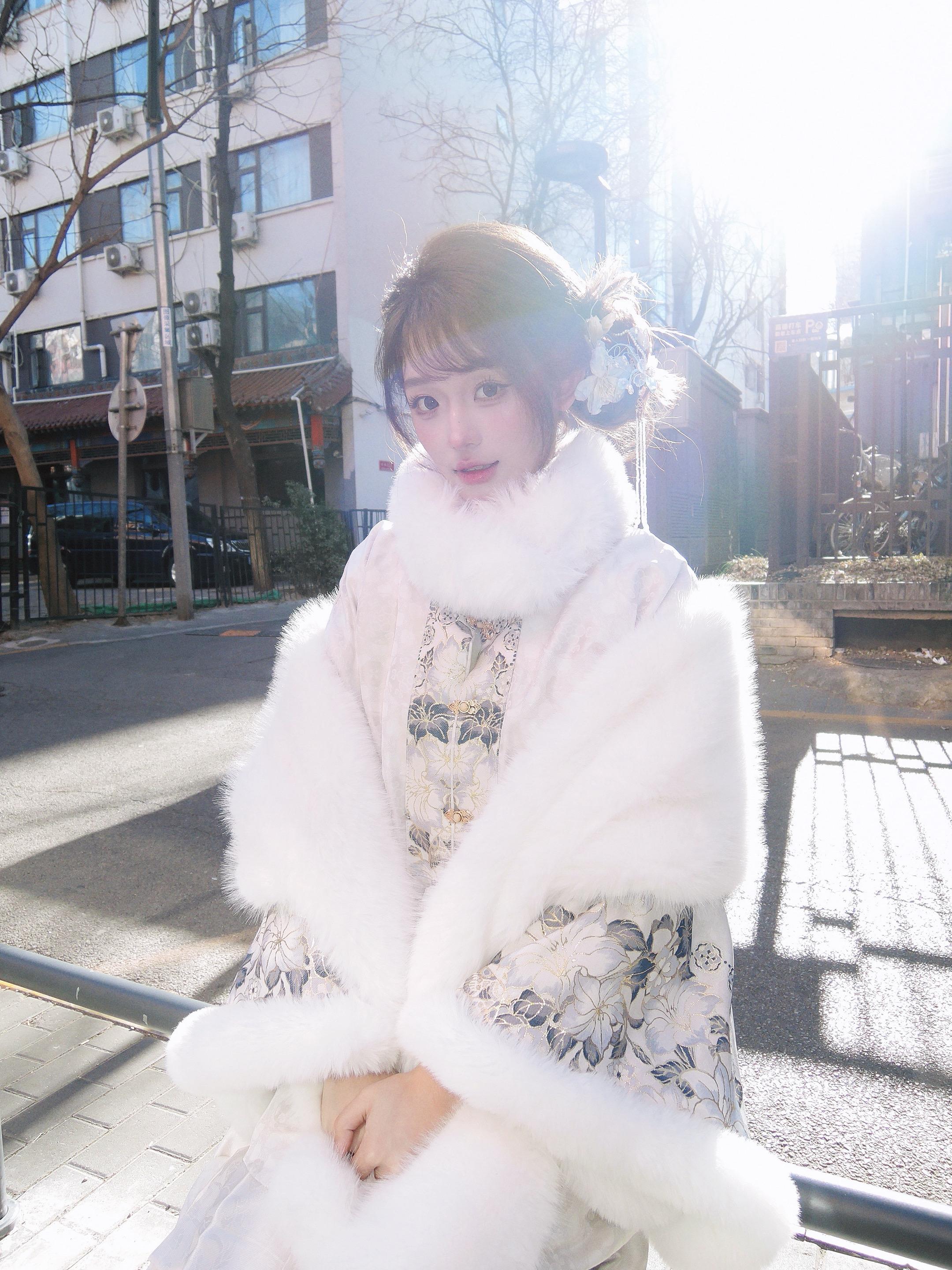 何必一厢旧梦悠悠苦我心