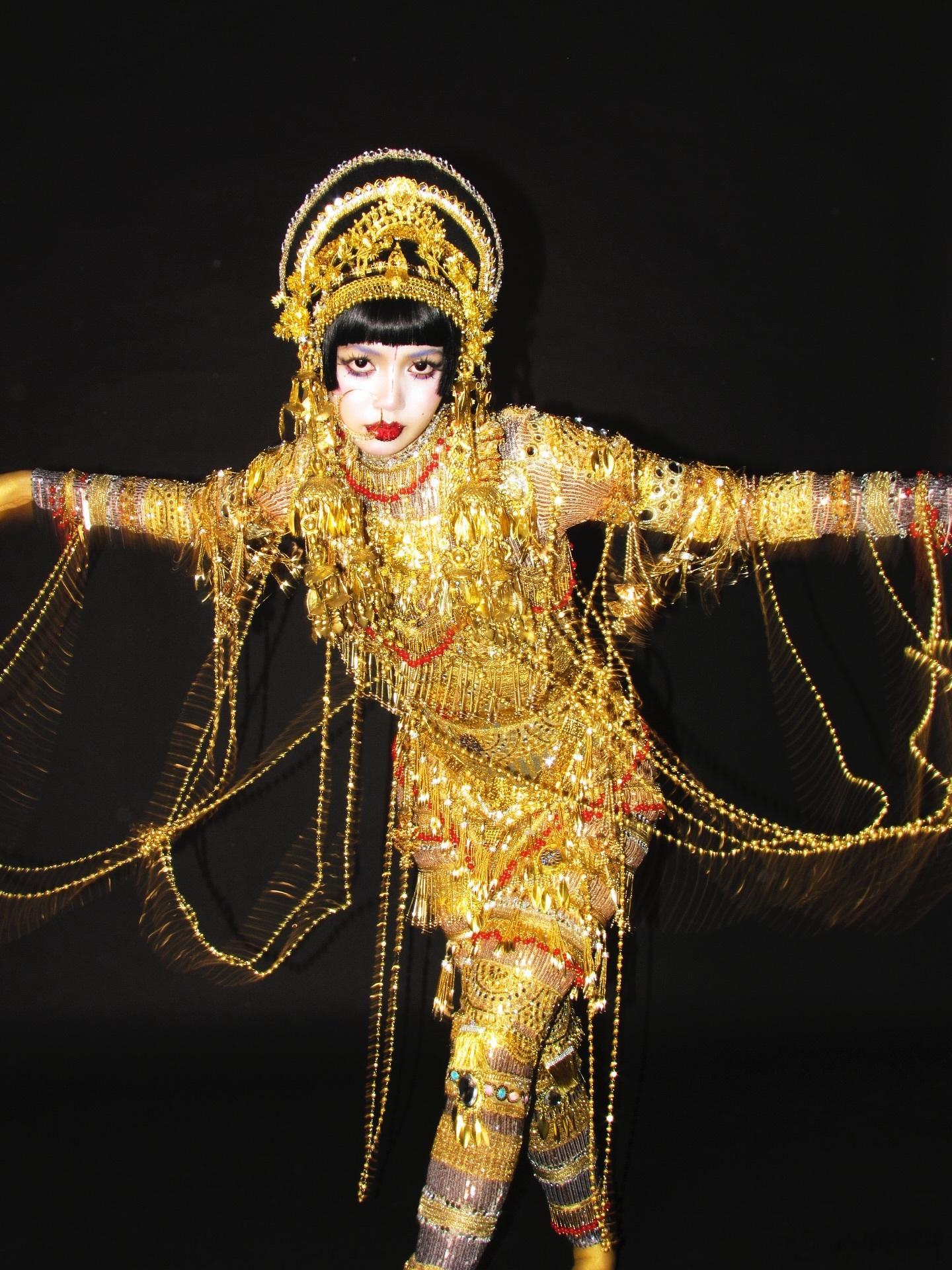 lisa万圣节cos吉巴罗｜lisa  Lisa的Jibaro造型当之无愧地是2