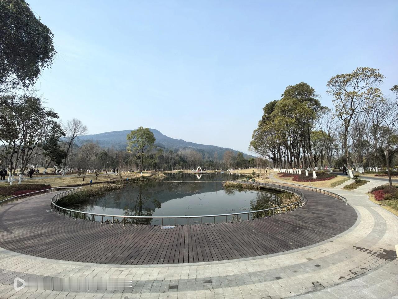 打卡川北门户——四川广元湿地公园，很久没有来过了，变化好大。
       今天