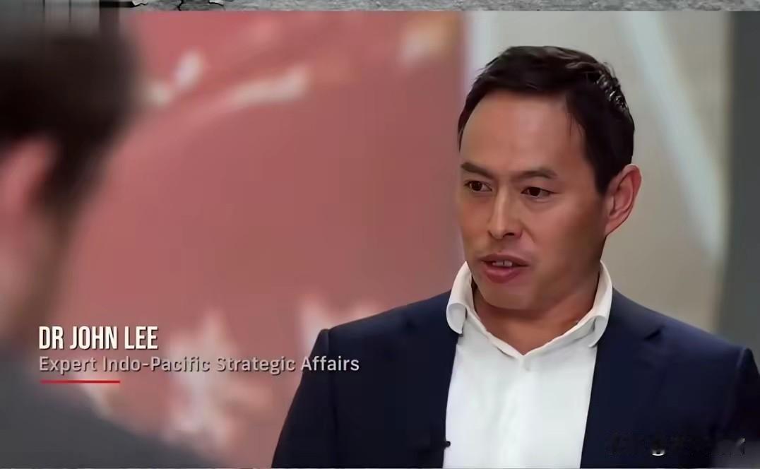 华裔澳大利亚人抹黑东大交投名状，却被白人嫌弃！
这位名叫李约翰博士的专家，疯狂抹