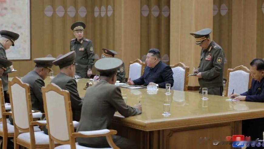 金正恩向军方提出“重大任务”，金与正连续发声
近日，朝鲜半岛局势似乎陡然升级。朝