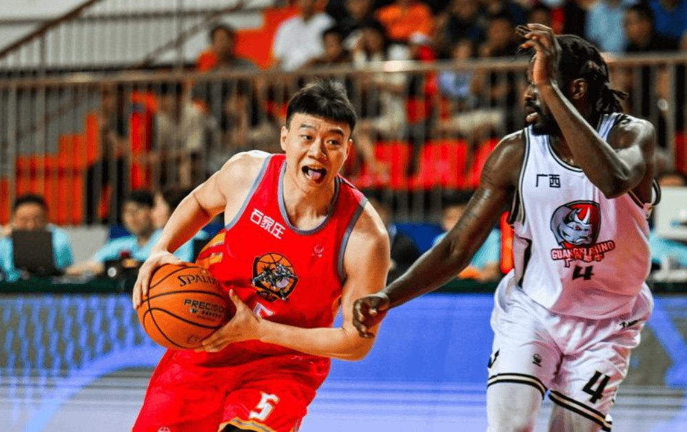 媒体人：5名前石家庄翔蓝球员向球队讨薪，合计被欠薪约88万