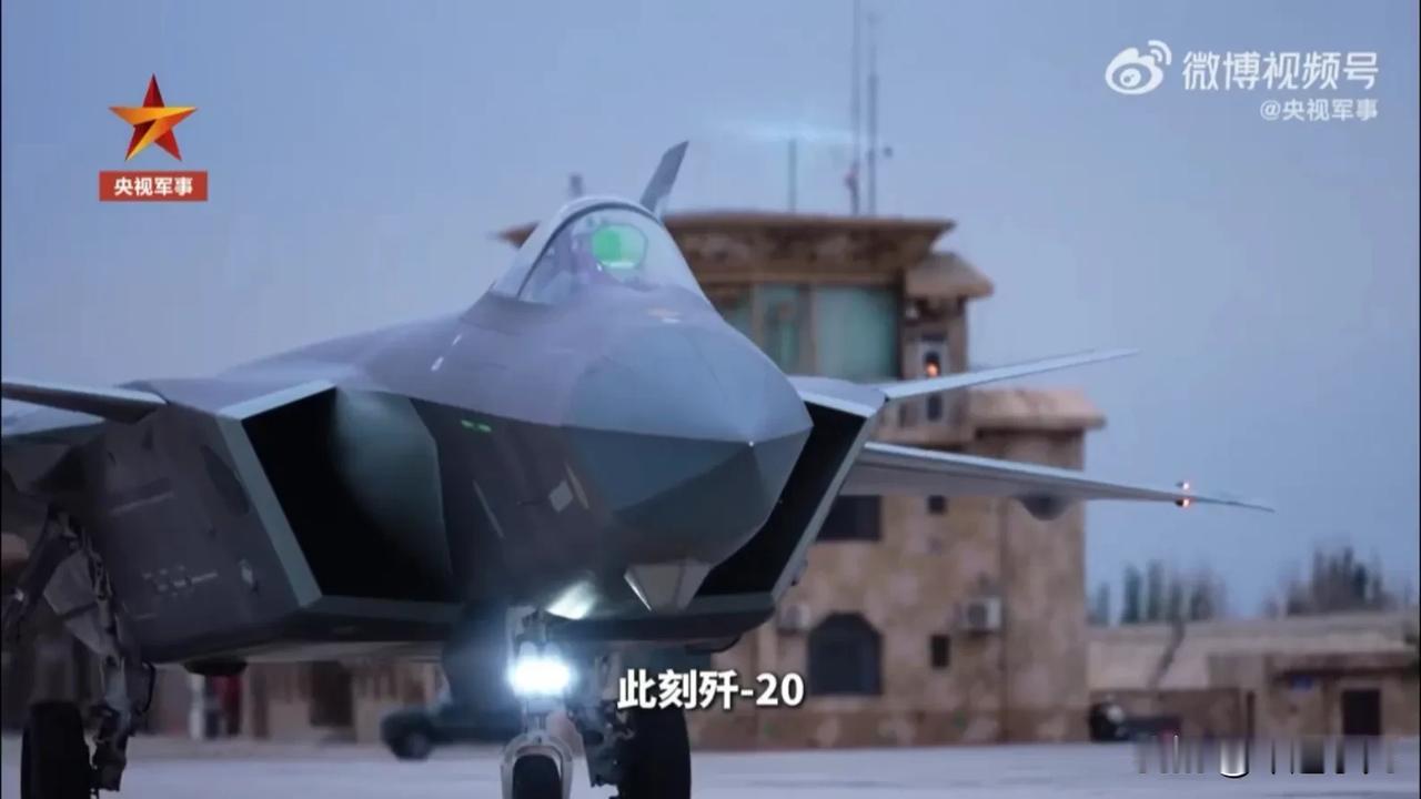 央视首曝：都这么狠了？我军飞行员，一天换一个机型，毫无压力！

现在都这么可怕了