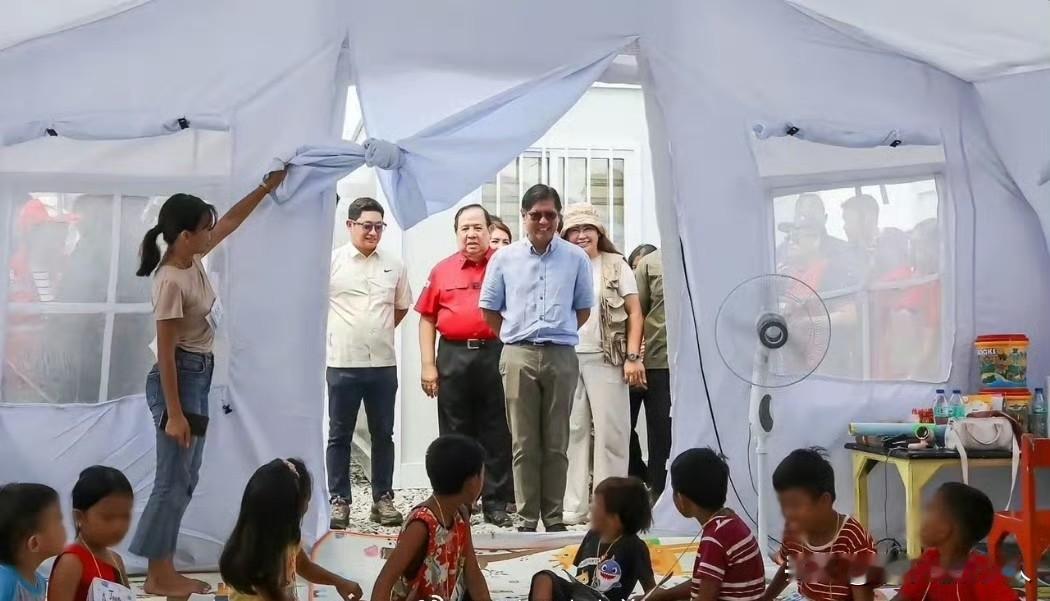 这下子好了！
小马科斯晚上可以安心的睡个好觉了！
洪水无情人有情啊！[捂脸]