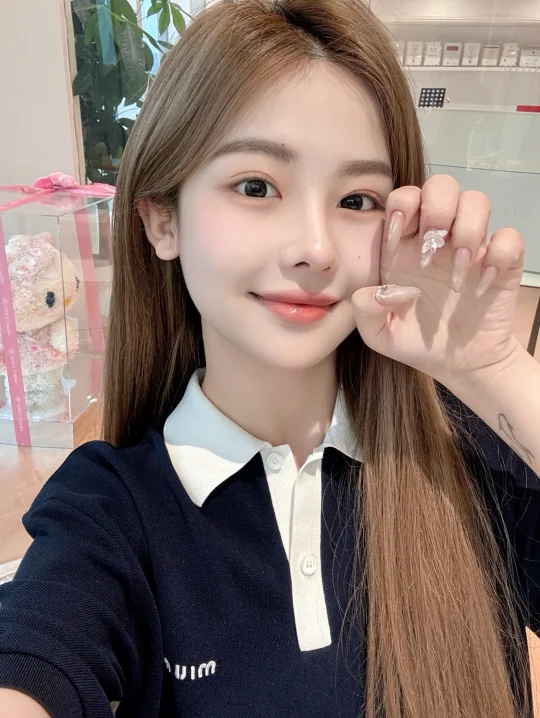 人生美甲是绘梨给的🫧