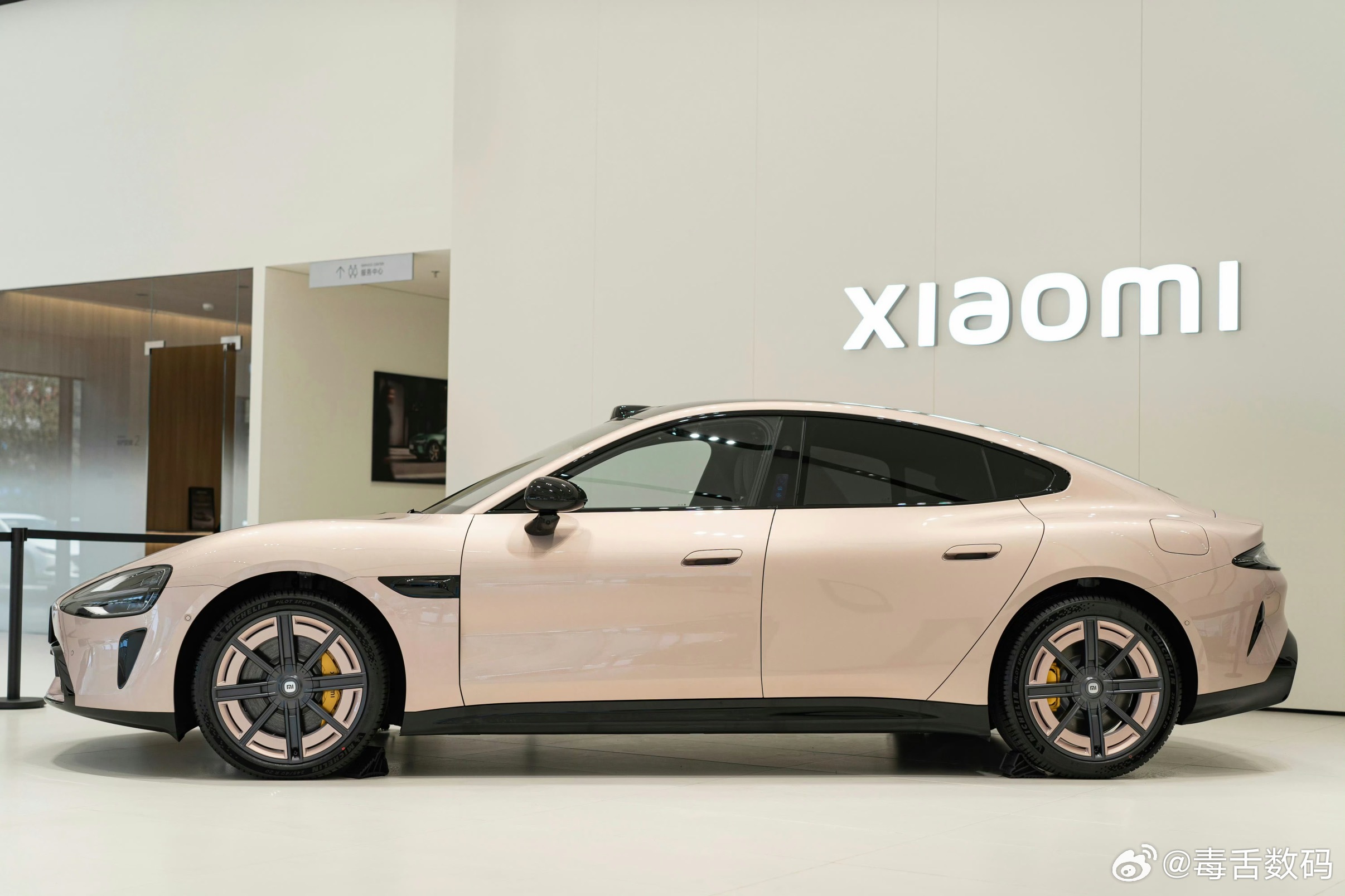 【猜价格】第一个猜对小米新SU7起售价格的小红包伺候小米发布会