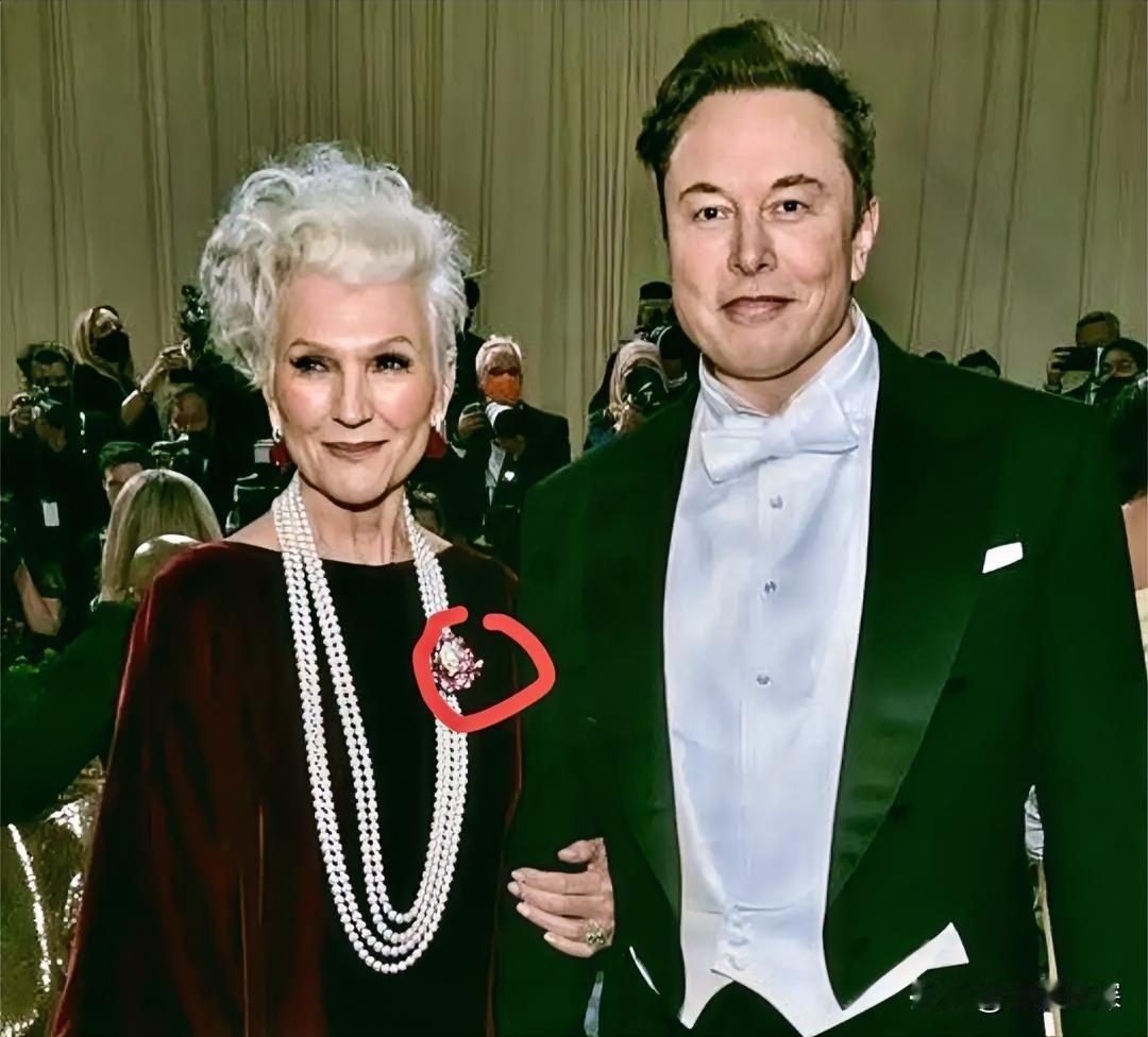 那个想要死在火星上的“狂人”马斯克，竟然也有这么温情的一面？

他那个刚满100