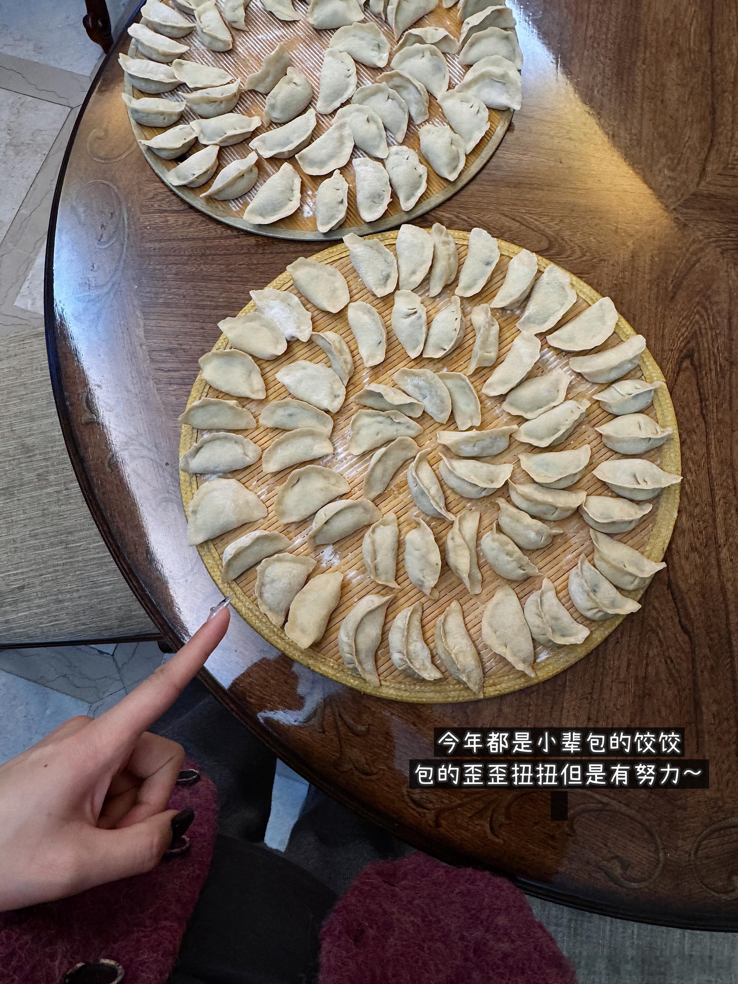 青青祝大家除夕快乐安康！吉祥止止，百福具臻，新的一年也要好好吃饭，吃很多好吃的漂