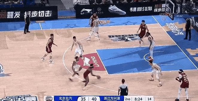 周琦回来，北京攻防两端都完全不同了，广厦要做的是想办法把周琦打下去。[doge]