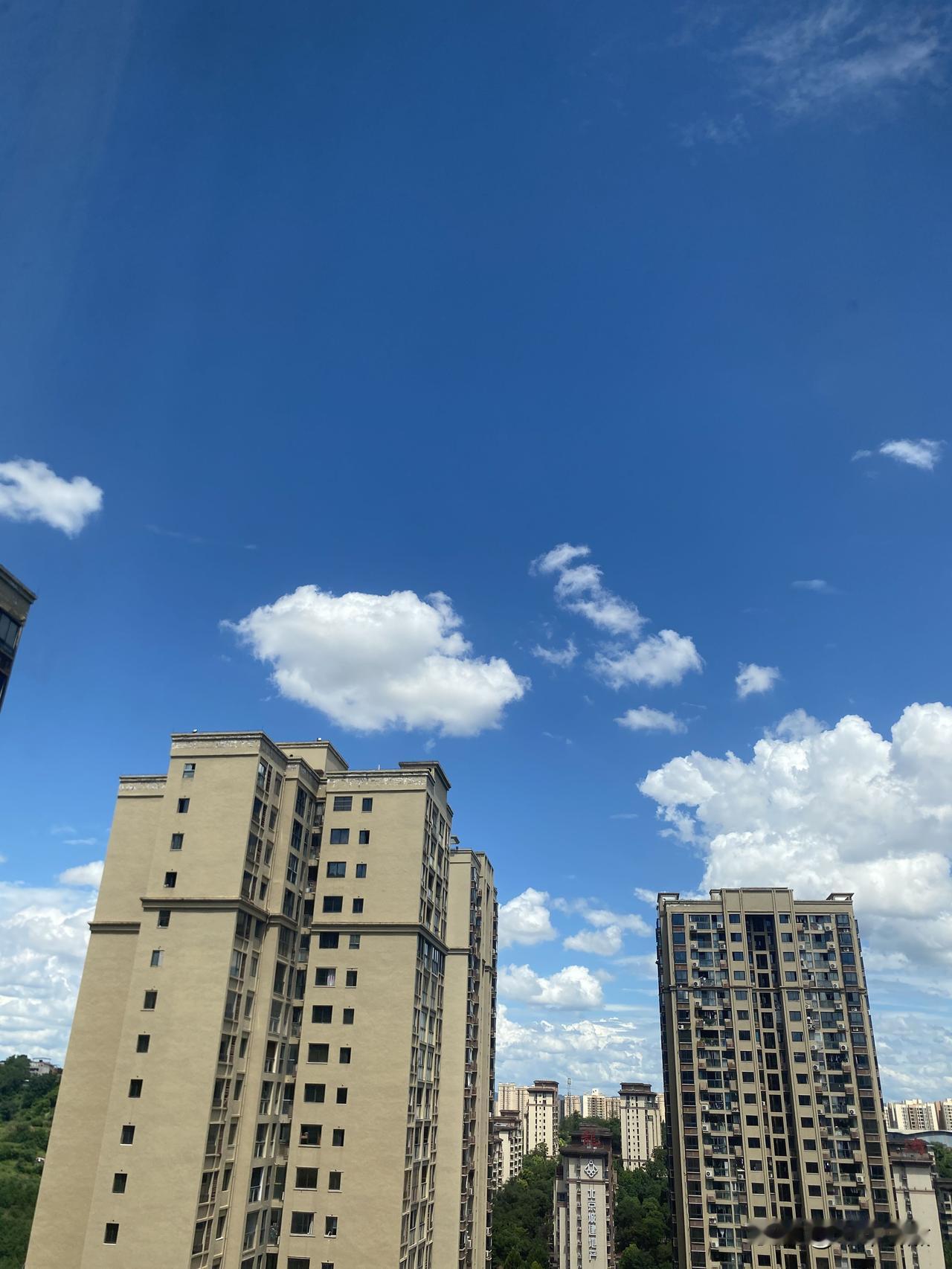 分享一下天空照重庆下午三点的天空