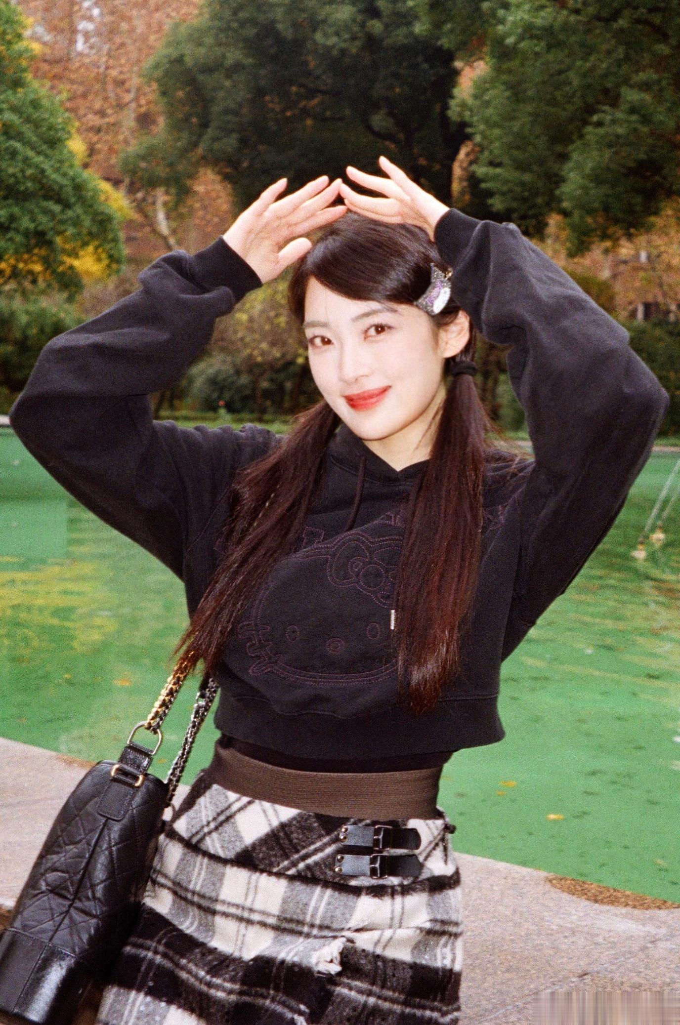 赵一橙 🖤 湖南卫视主持人，质感胶片 ​​​
