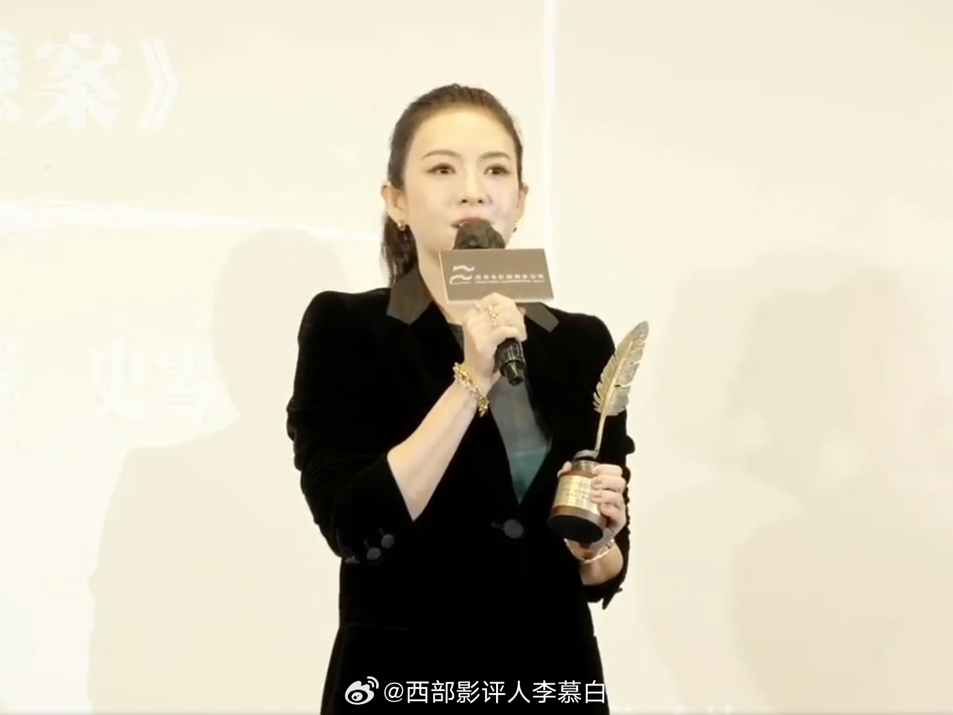 金像奖 🇭🇰电影编剧家协会春茗今晚举办，现场也颁发了2025年度奖项，获奖名