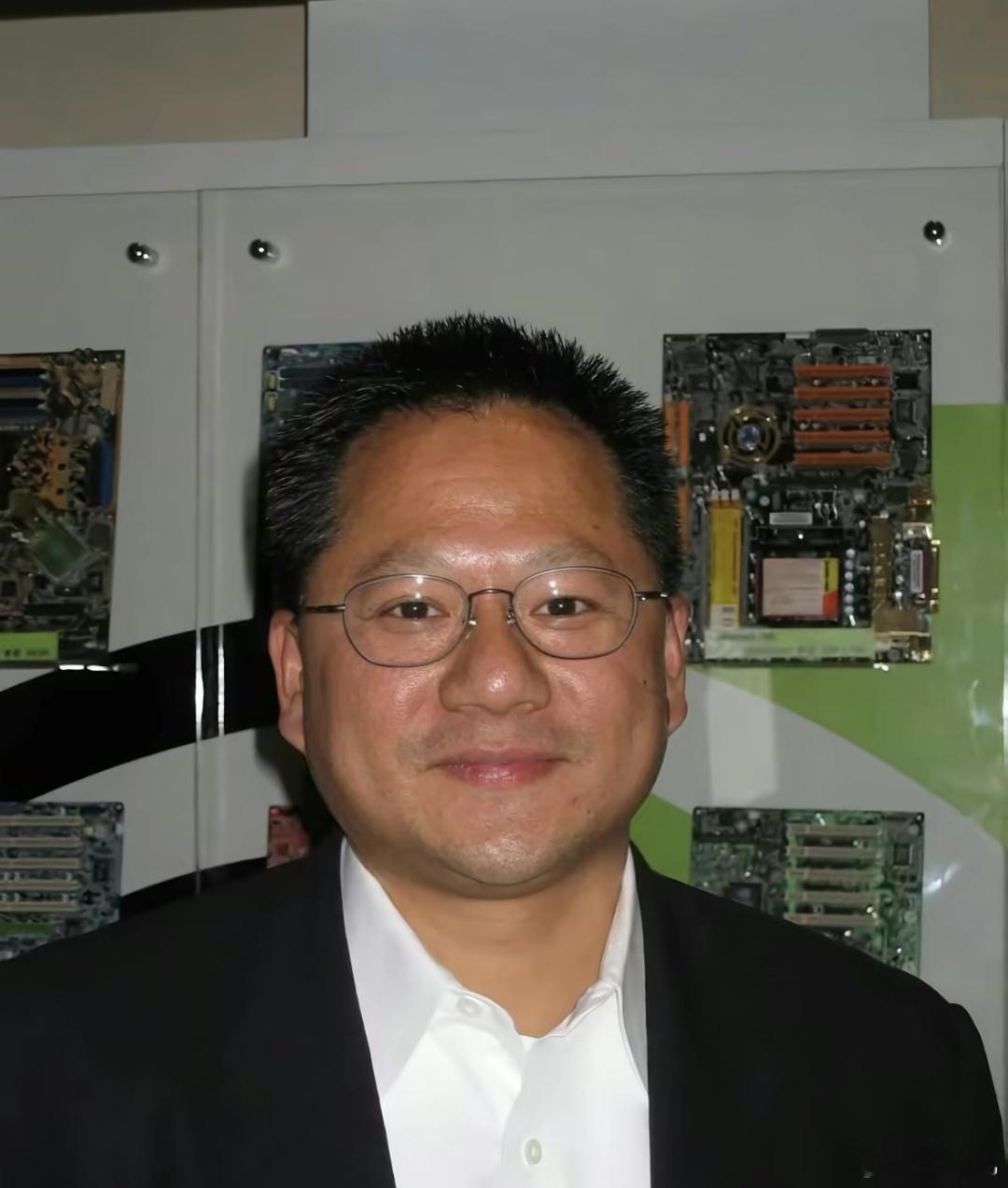 老黄还是小黄的时候，英伟达CEO黄仁勋年轻时的照片。黄仁勋谈中国ai发展马斯克黄