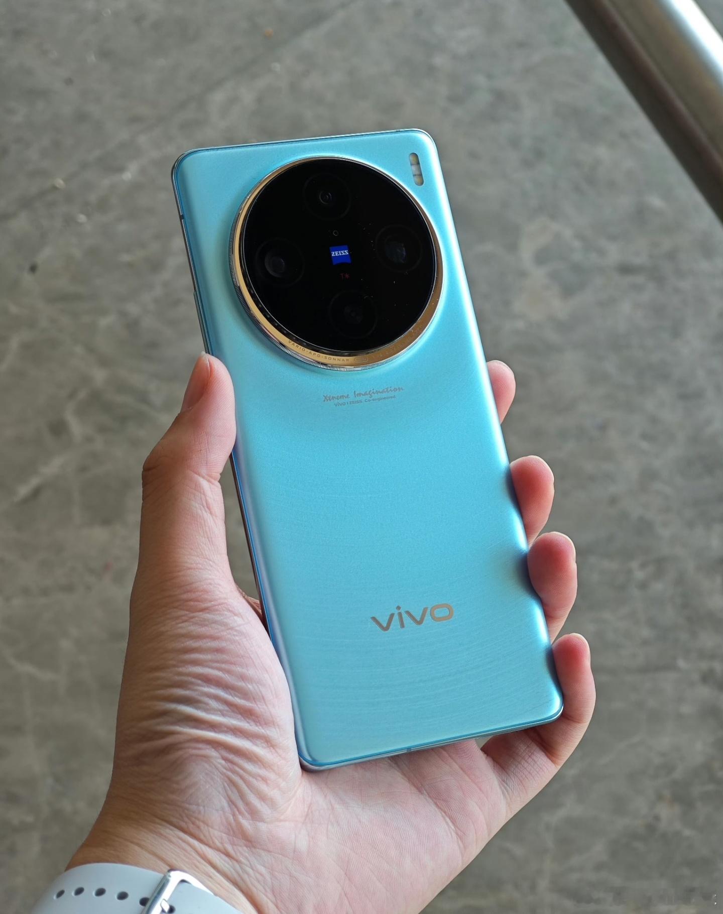 【转发送「vivo X100 Pro」顶配手机】转发+关注我即可，1月30日大年