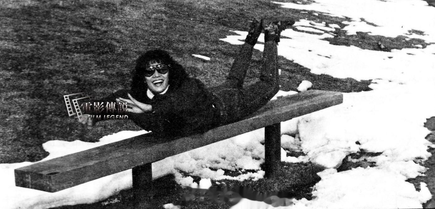 #電影傳說扫描# 今日，大雪。1986年，“穆念慈”#杨盼盼# 在旧金山的一组踏