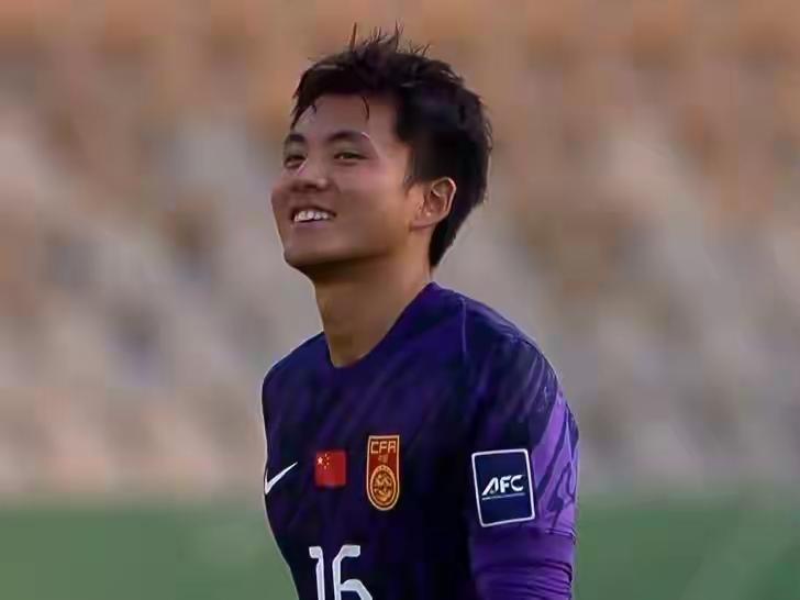 国足作为四档球队踢成这样相当相当不错了，就坚持5后卫的四档球队踢成这样相当相当不