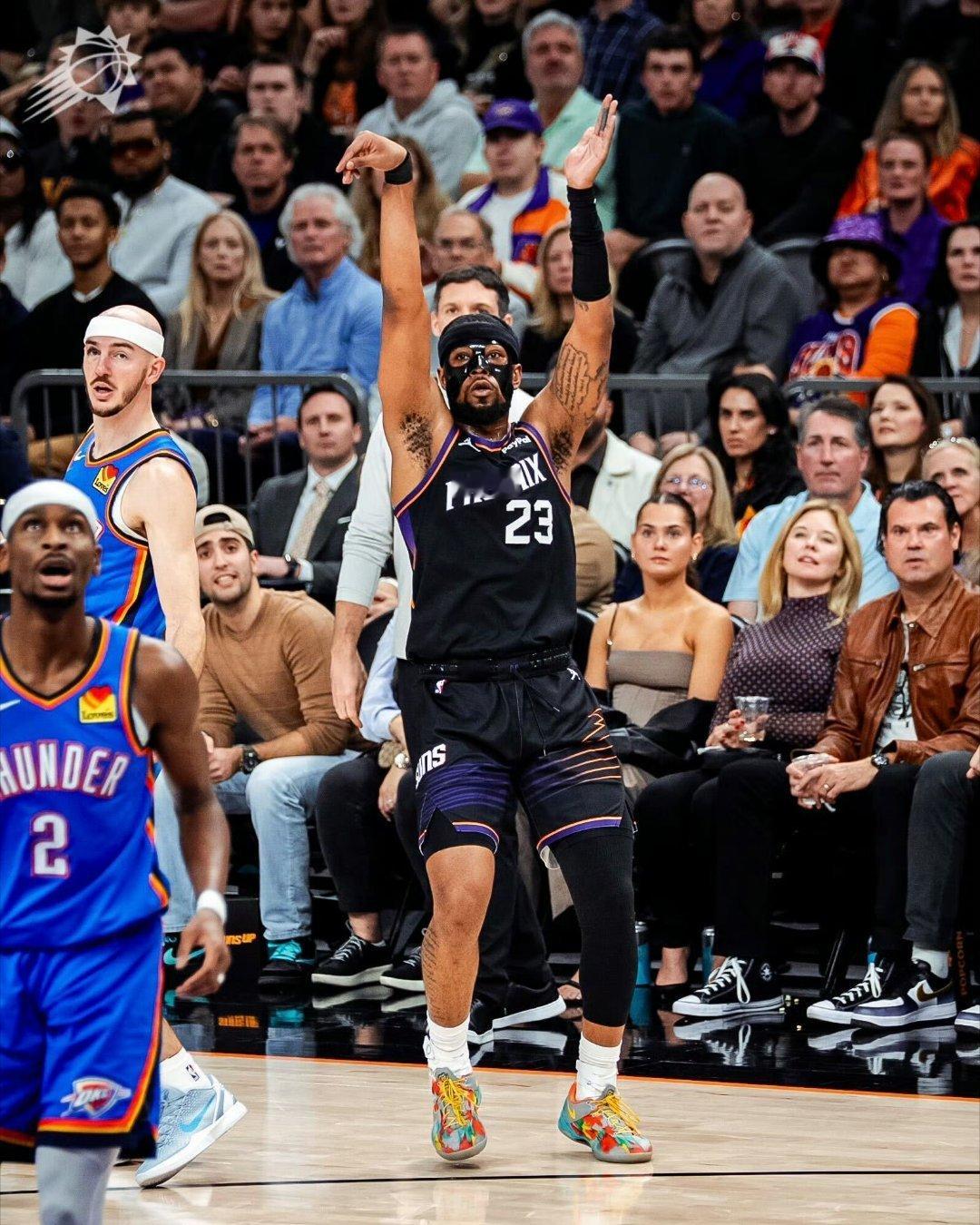 20-26，首节追到6分差。还是得把三分投开，才能避免被人一波流带走。雷霆vs太