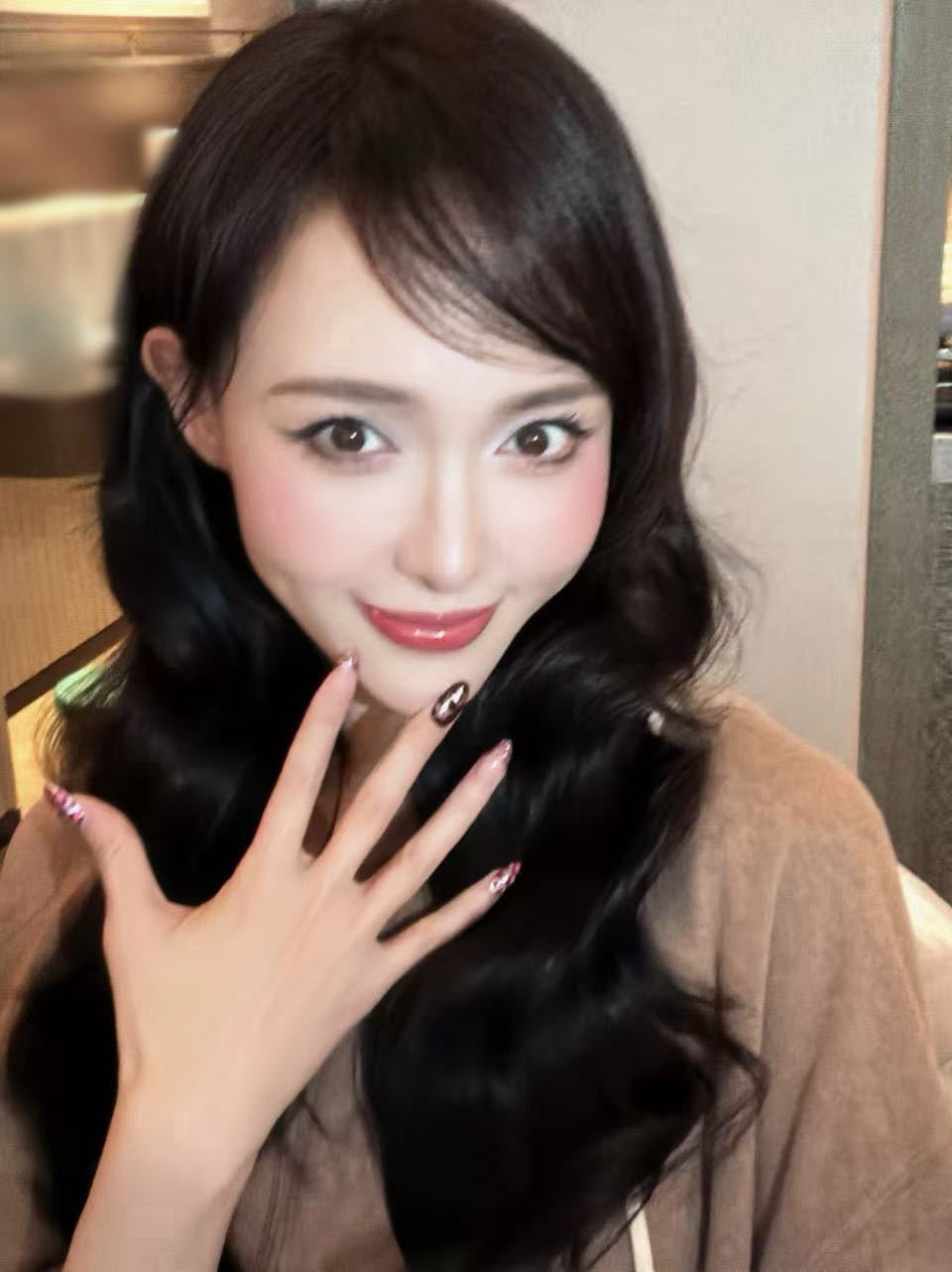 唐嫣好高贵的黑天鹅 又高又白美到挪不开眼，姐姐多待几天好不好。 ​​​