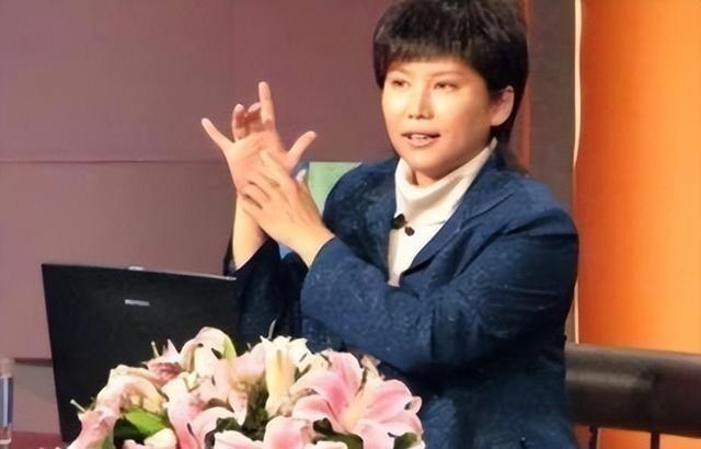 北京中医药大学副教授曲黎敏语出惊人，她说：“男人只要老伴一死了，不出一个礼拜，他