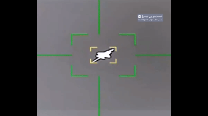 伊朗发布了其防空部队击中美军F-35隐身战斗机的视频，很明显是伊朗用自主研制的光