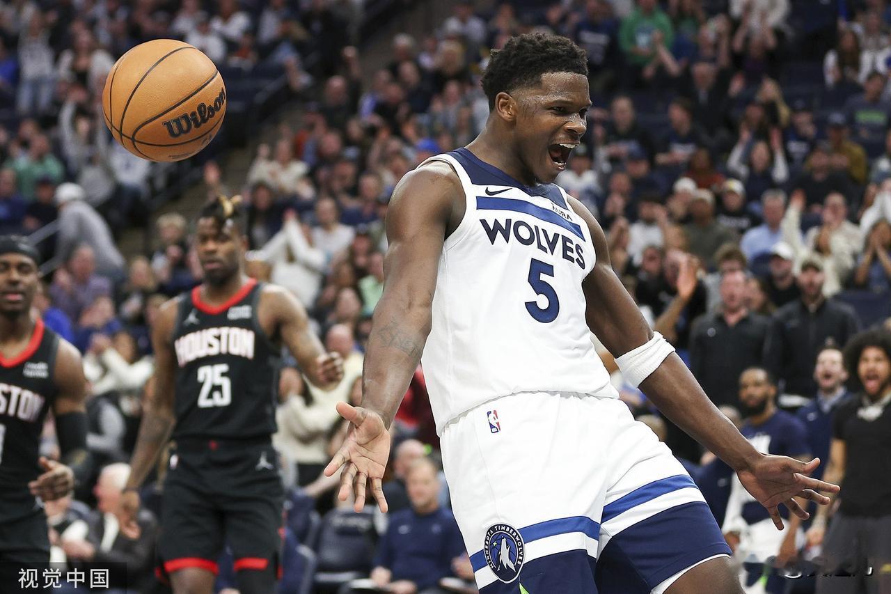 [NBA]爱德华兹32分单节爆砍22分 森林狼轻取火箭
北京时间2月5日，NBA