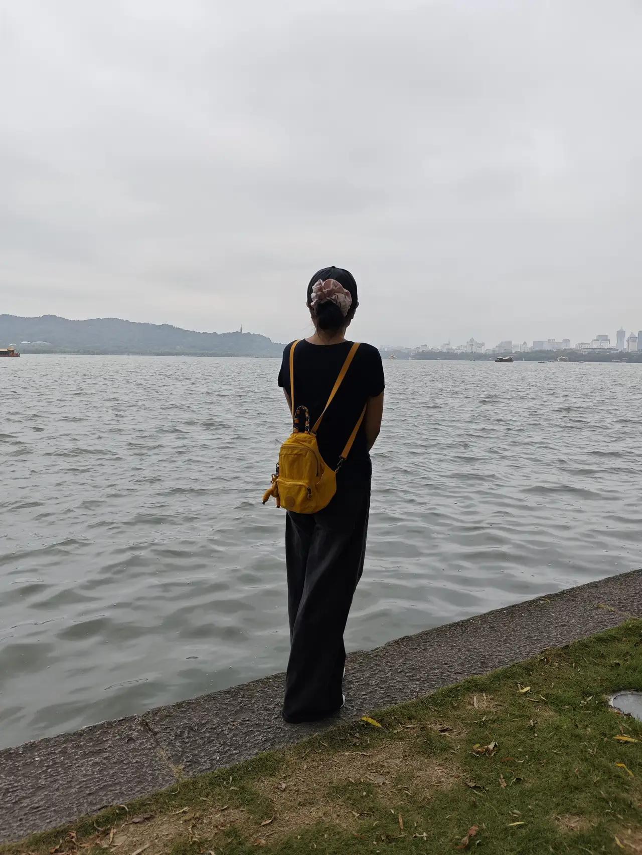 我的今日状态：😁轻松愉快
我这里的天气：☀️晴天

钱王祠每年都会在荷花盛开的