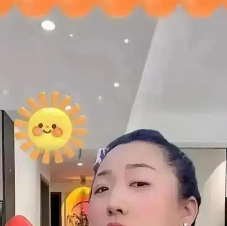 老赵家前保姆开直播，把人家晚上十点必须熄灯、孩子吃泡面、还欠她五十万劳务费全抖了