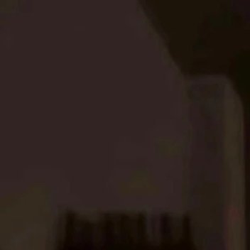 大家晚上好，给大家表演一个美女发自拍[羞嗒嗒] ​​​
