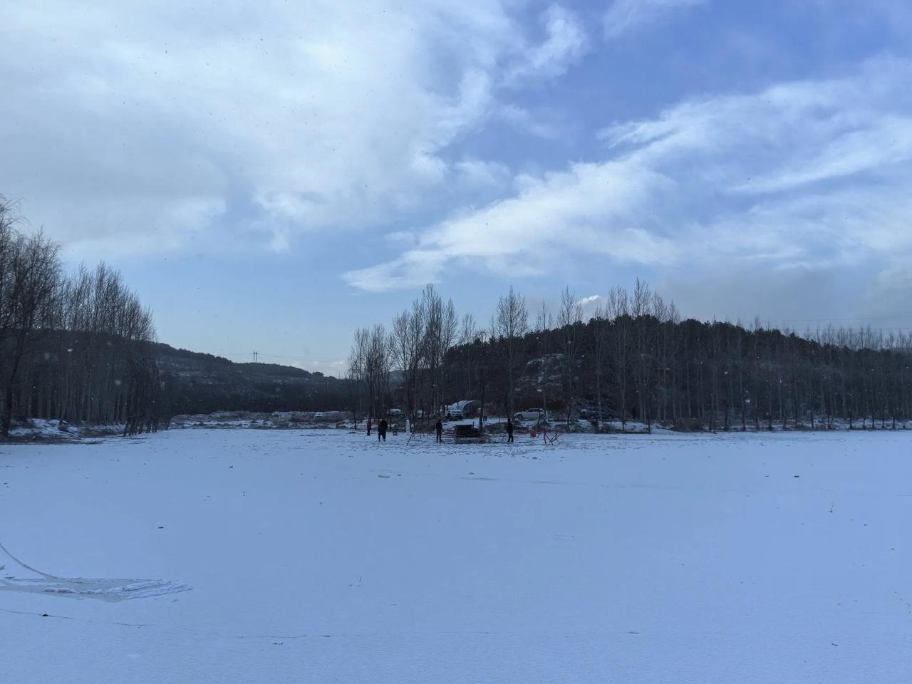 1月11日，星期六，晋中市榆次区乌金山镇田家湾水库！
2025年的第一场雪！
当