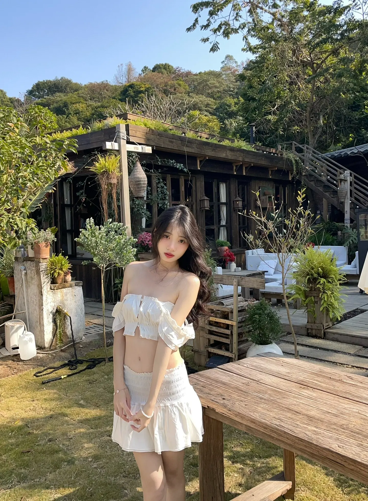 昨天太近 明天太远。