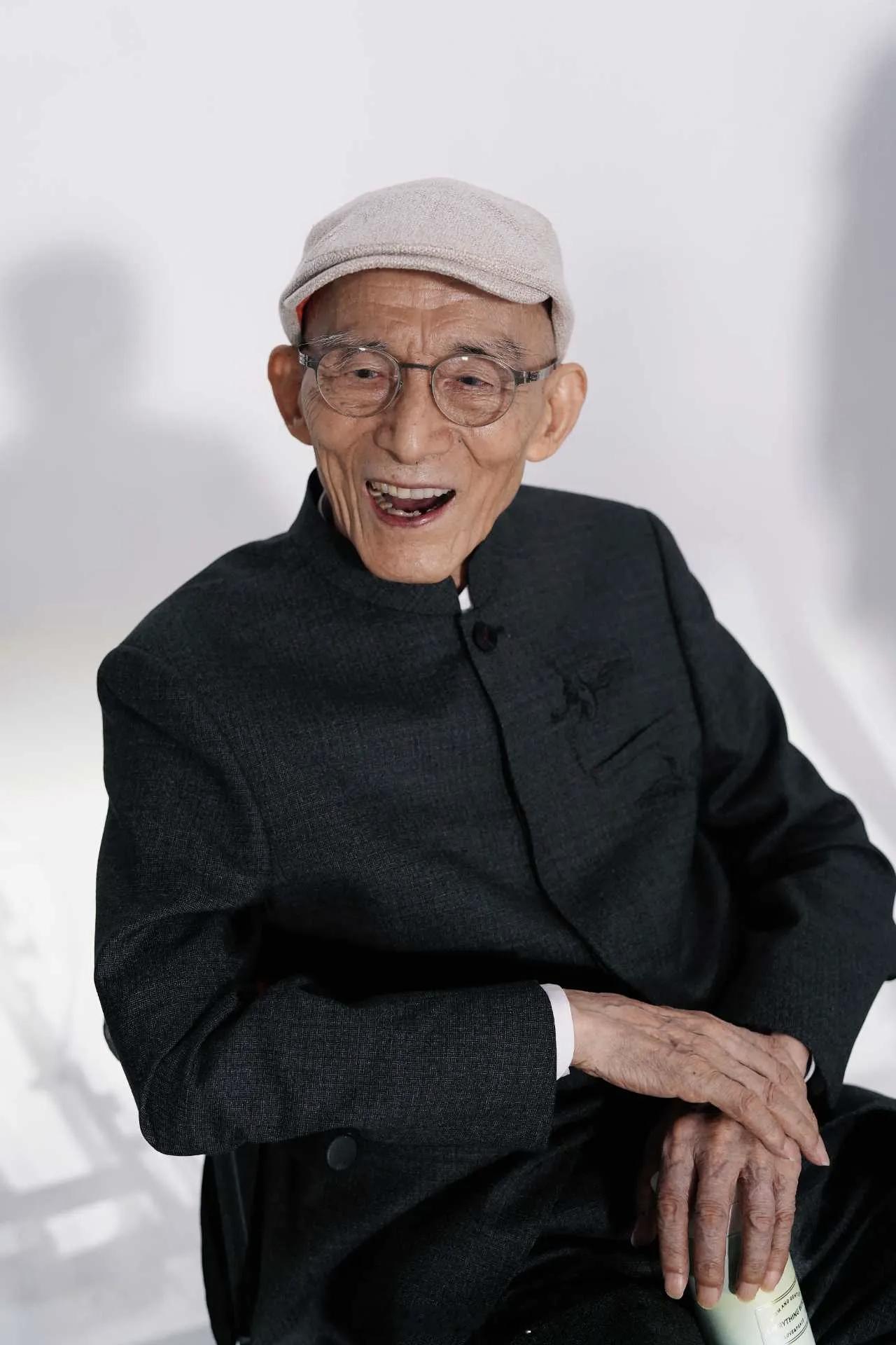 送别济公爷爷游本昌去世 老爷子走了，87 岁还能创造经典，这份热诚！87岁才遇《