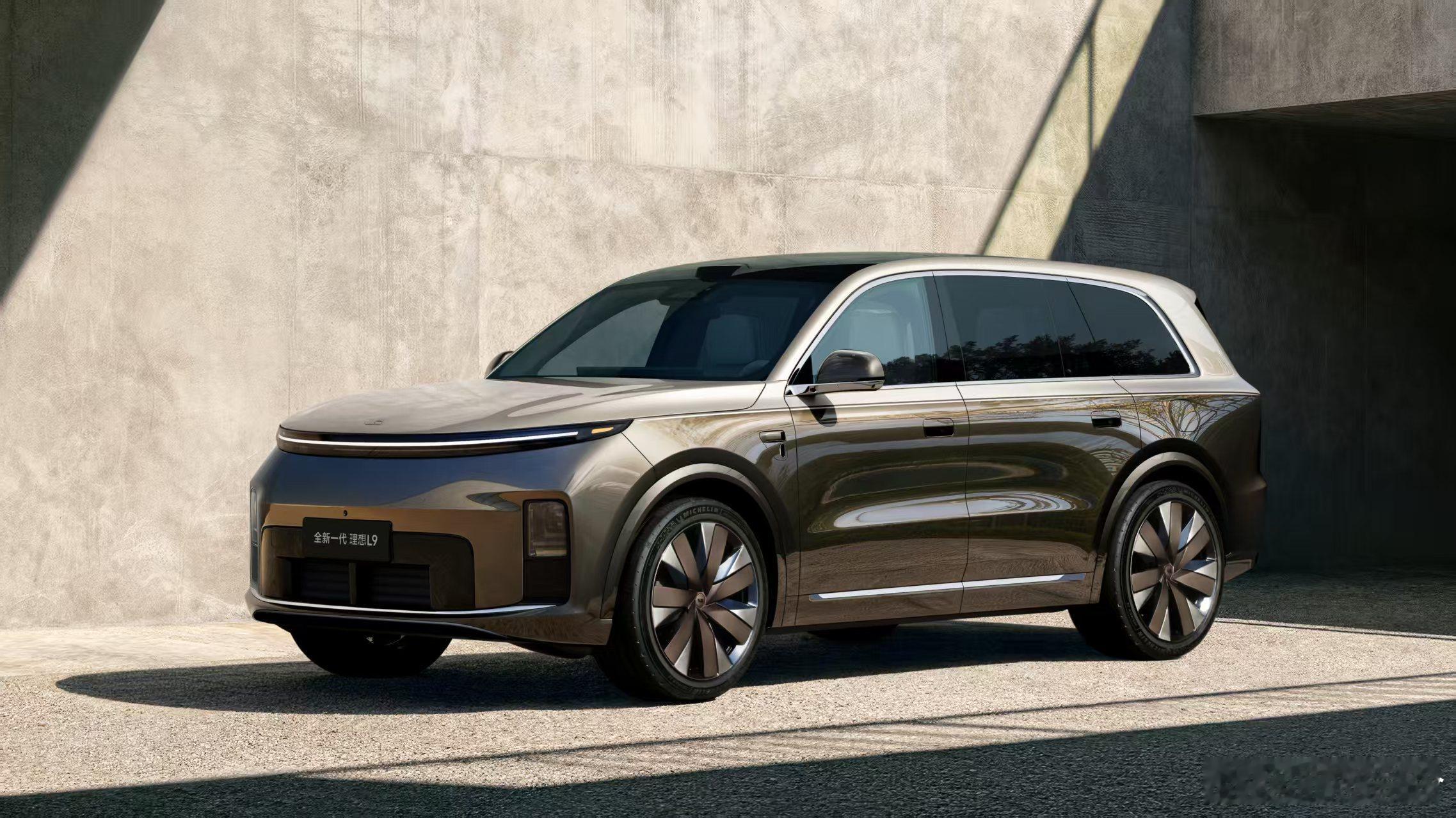 全新一代理想l9 官宣了，作为旗舰型大型SUV，这次配置直接拉满，而且还有顶级的