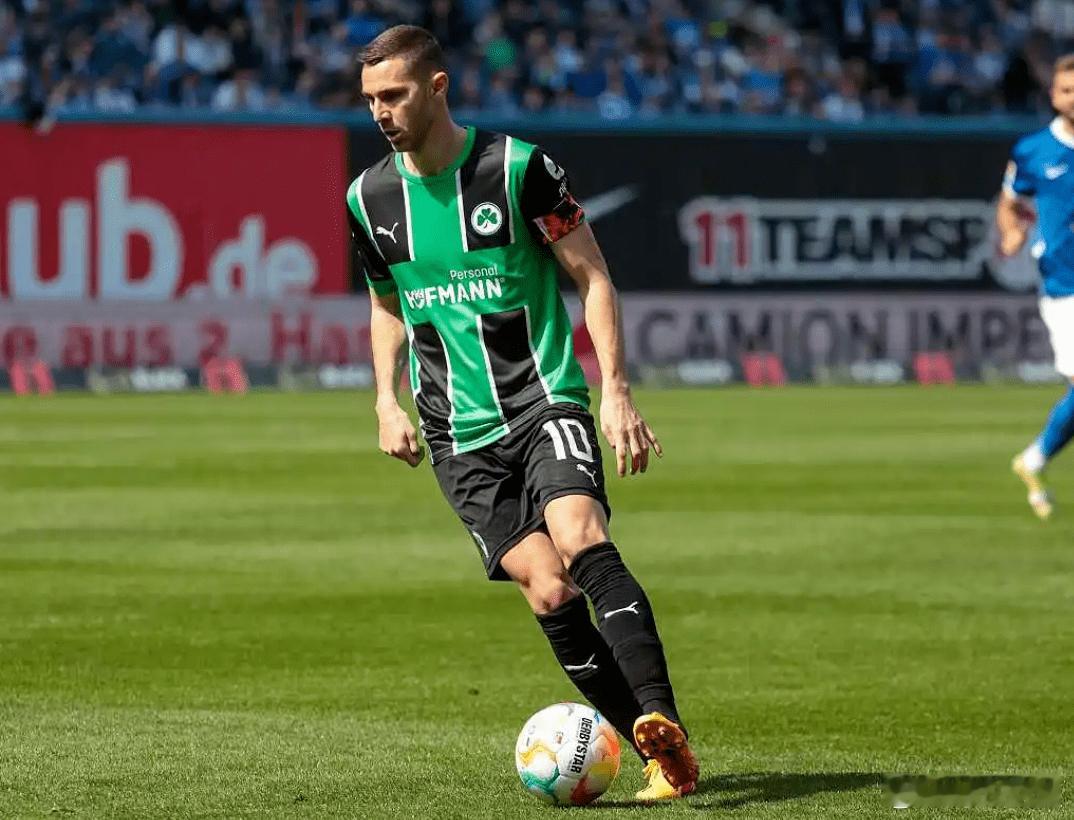 006德乙杜塞尔多夫VS菲尔特        杜塞尔多夫本赛季表现接近崩盘，球队