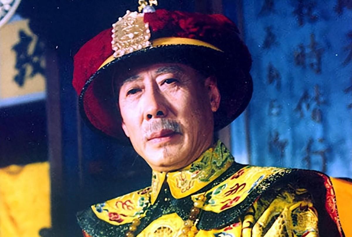 同样亏空四万两银子，为什么这两位知县一个仅被降职而另一个却难逃一死？
乾隆二十四