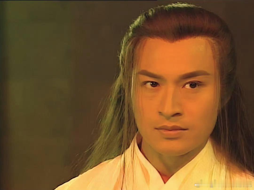 在1998年版《东游记》里饰演吕洞宾的马景涛，咆哮年轻时候挺帅的。 