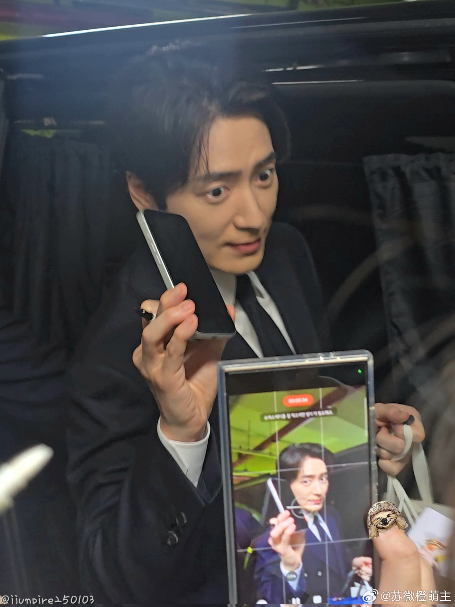 该说不说李浚赫这眼睛真大！每次粉丝拍的都比官图好看 ace发的我也觉得一般 