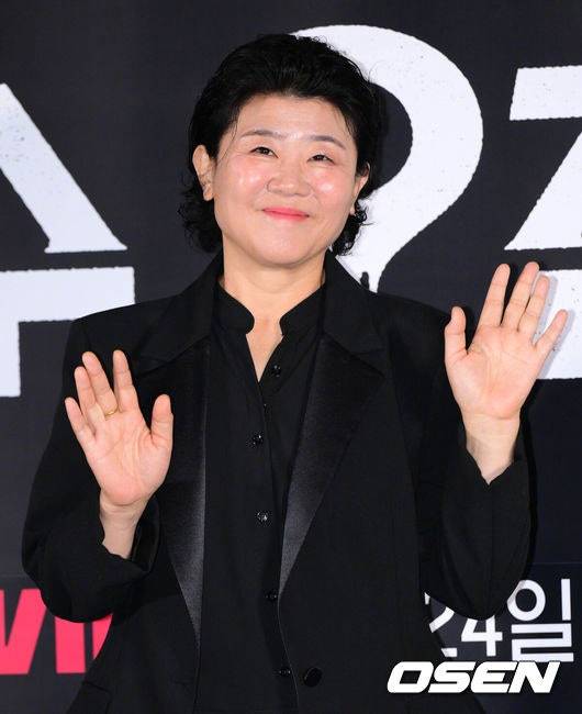李姃垠[超话] 有望出演Netflix新剧韩剧奶奶 女主角。李姃垠饰演故事的中心