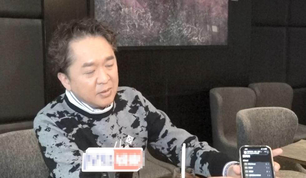 香港知名男星邓兆尊已立好遗嘱，三个女友都有份。
有着“现代韦小宝”之称的邓兆尊，