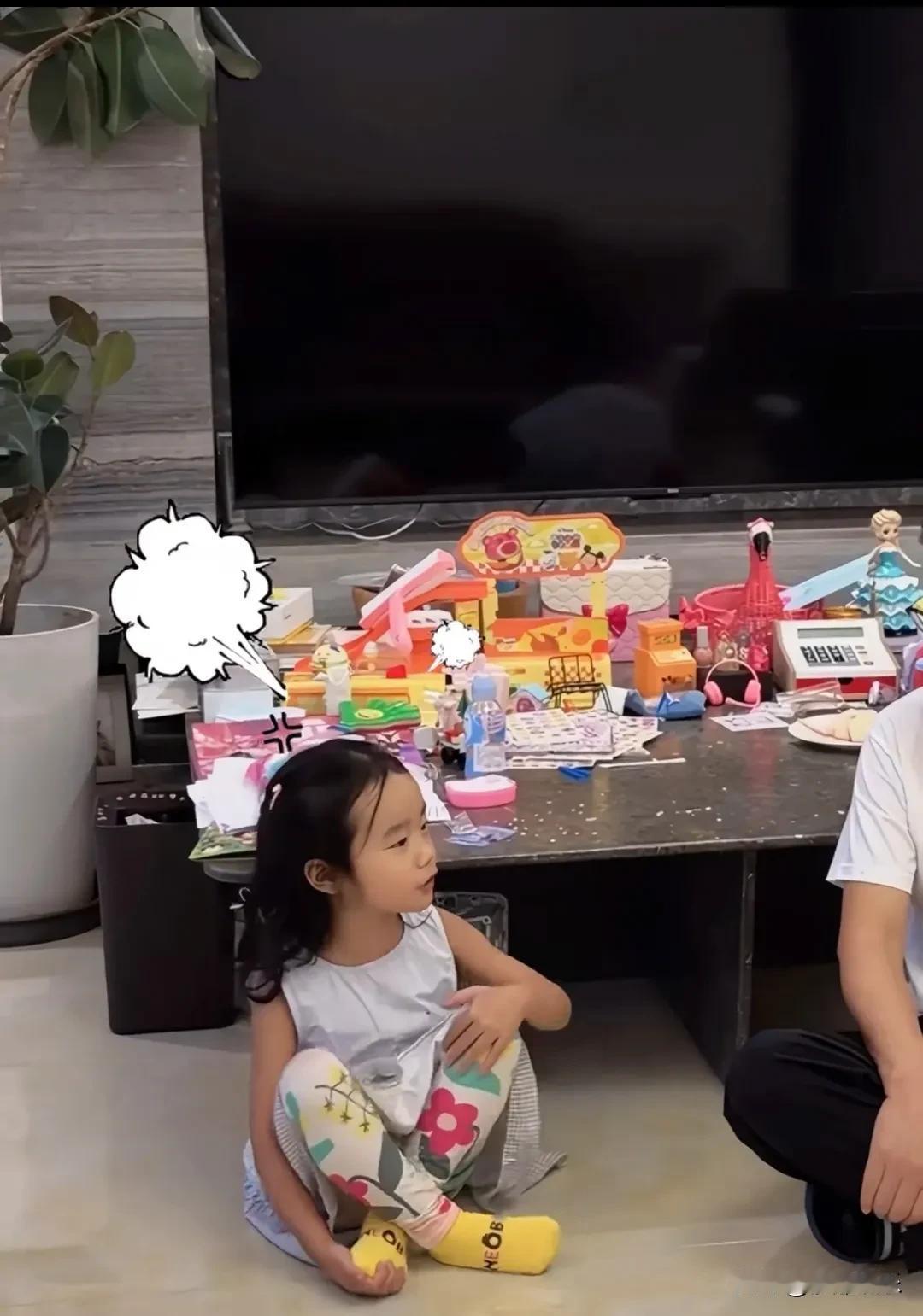 李亚鹏前妻海哈金喜晒视频，4岁夏夏教外公说四川话，租来的老房子里笑声一片！

8