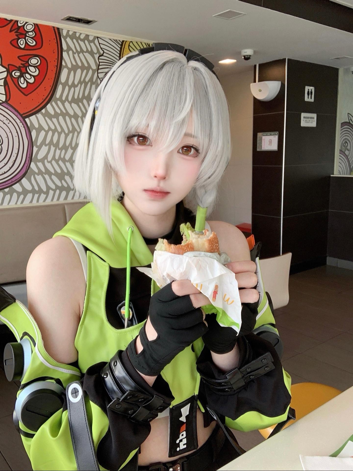 安比可以吃麦麦汉堡。