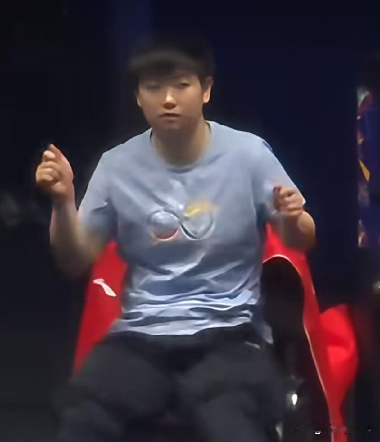 就问你们看过伦敦世锦赛决赛中莎莎曼昱的这个视频没？

当曼昱和张本美和比赛，比分