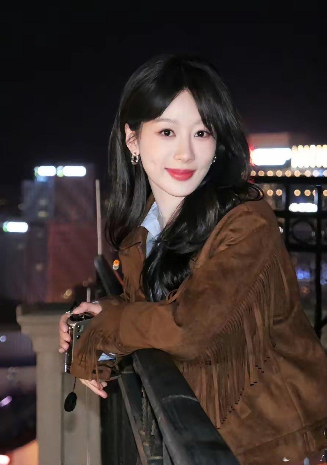 杨紫《生命树》杀青延迟至10月底，截止今天，杨紫已进组141天，拍了5个月，高反
