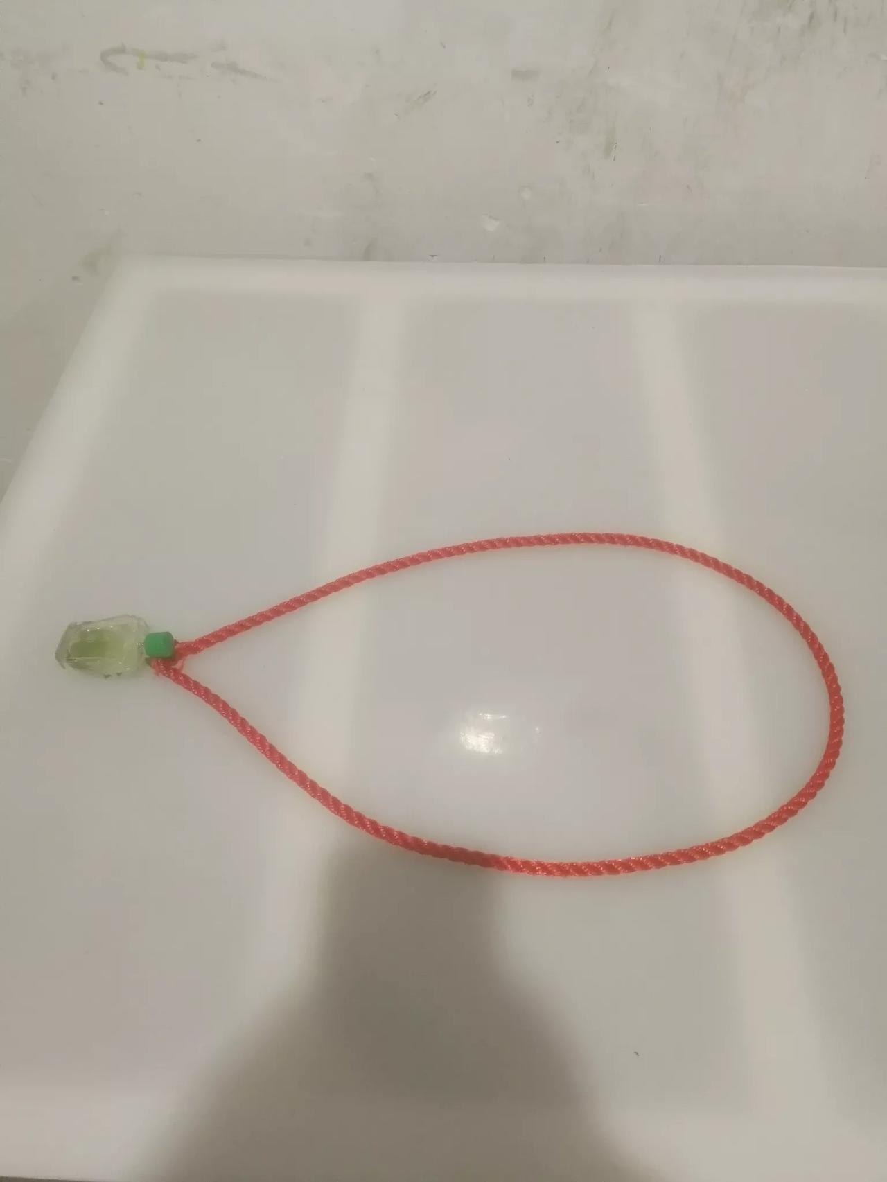 女神节到了，专门处心积虑的为自己心爱的媳妇儿准备了节日礼物，这个吊坠是我挑选了很