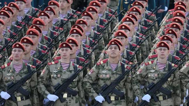 图文：随着兵员损失不断加重俄军新兵招募正变得越来越困难 社会边缘人群成重点招募对